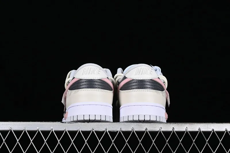 All Categories Nk SB Dunk Series Nk SB Dunk Low Low-top Sneakers Nk Dunk Low Panda Prank-Summer Theme Pink Lover Smoked Cappuccino SB Strappy Low-top Casual Sneakers FD1232-002
